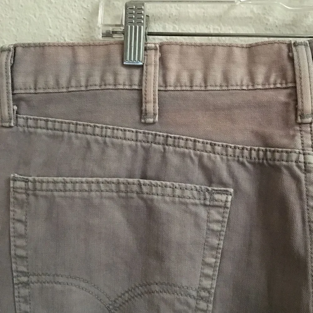 Levi’s 508 gray/pink denim shorts 38*‎